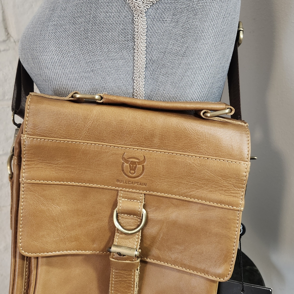 Tan Leather Messenger Bag with Adjustable Strap